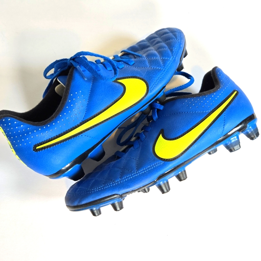 Nike Tiempo 631287-470 Mens Blue Green Athletic Soccer Cleats size 7